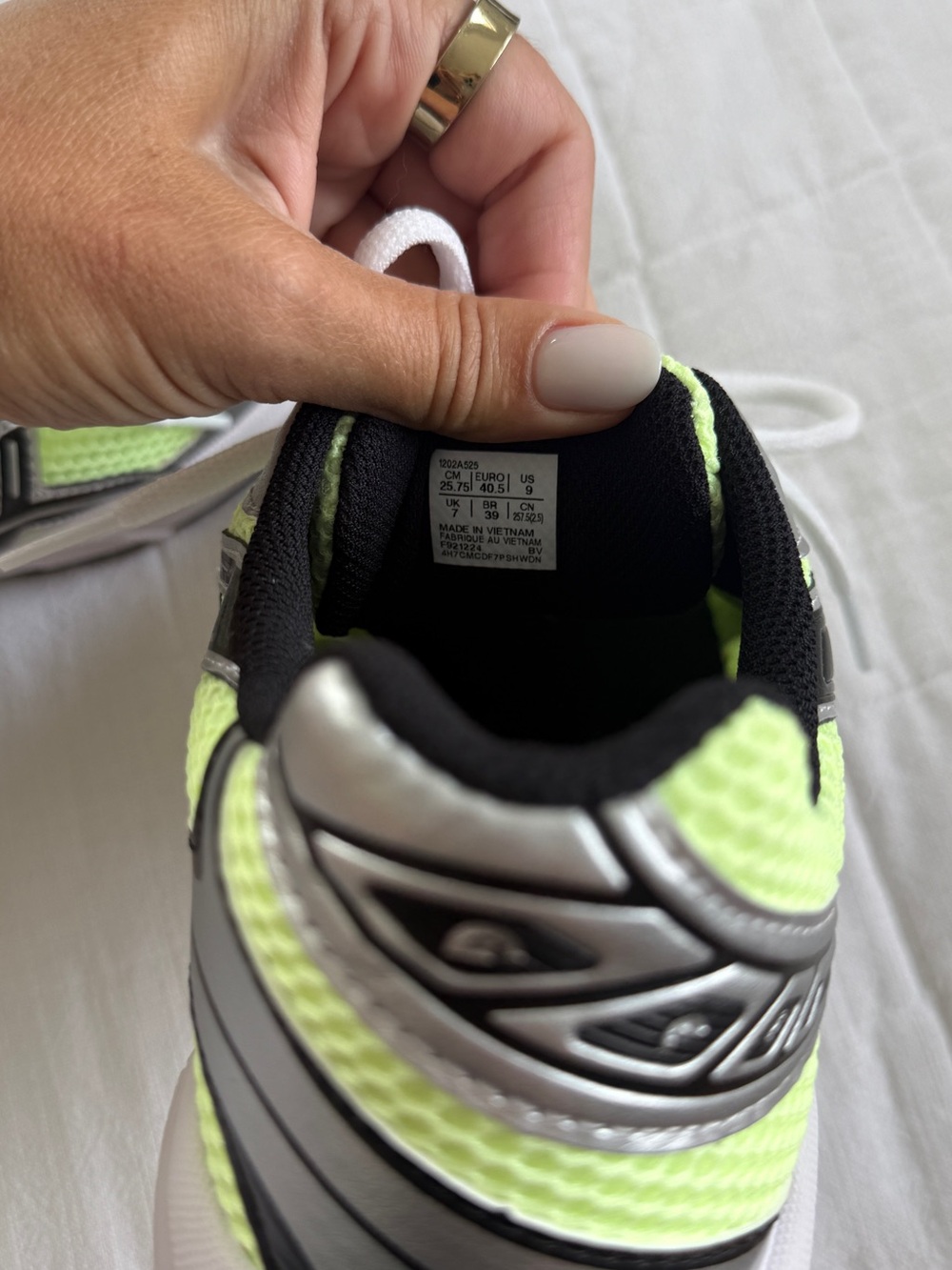NWTT Asics Neon Yellow /green Silver & Black Sneakers - Picture 6 of 6